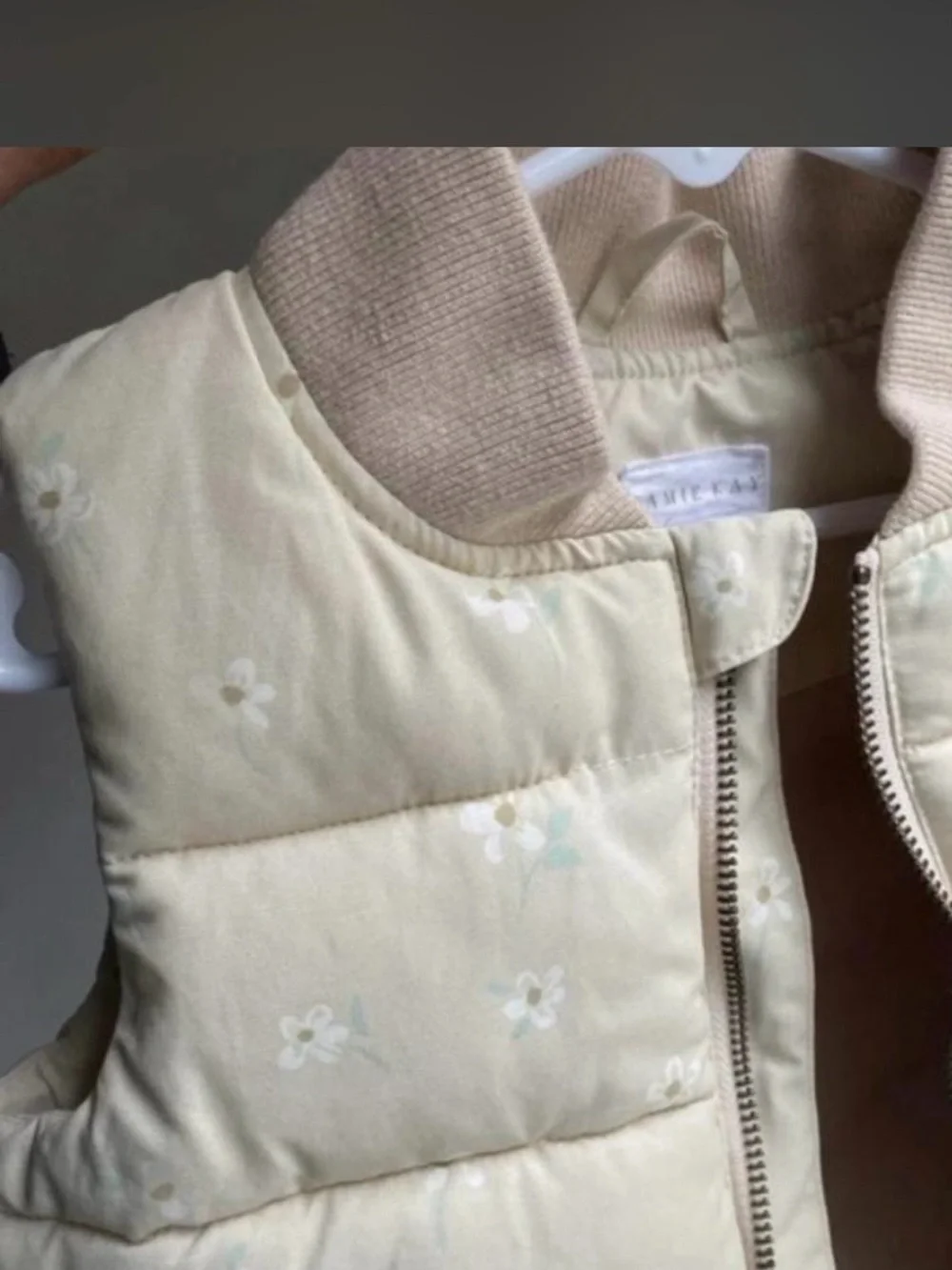 Jamie kay Taylor puffer vest simple flower-sand- 2y